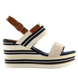 Sandalias beige con tacón cuña D-37 beige 4