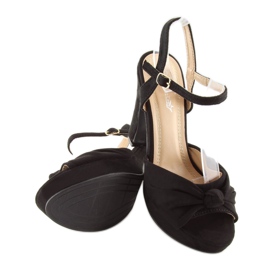 Sandalias en el puesto negro BJ1603-SD negro 3