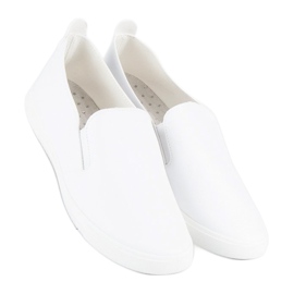 Slipons blancos de mujer 5