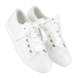 Zapatillas de deporte de moda con un enlace. blanco 3