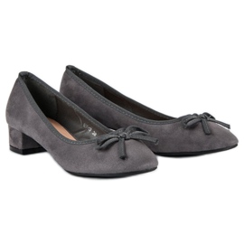 Bombas con tacones bajos gris 3