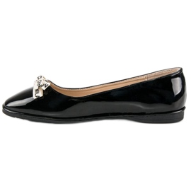 Ideal Shoes Bailarinas lacadas en negro 3