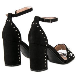 Sandalias cómodas en un puesto negro 3