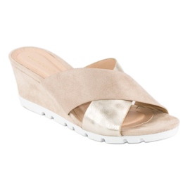Ideal Shoes Zapatillas cuña beige 2