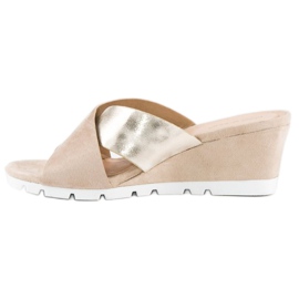 Ideal Shoes Zapatillas cuña beige 3