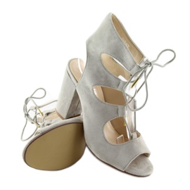 Sandalias con tacón ancho gris NC58 5