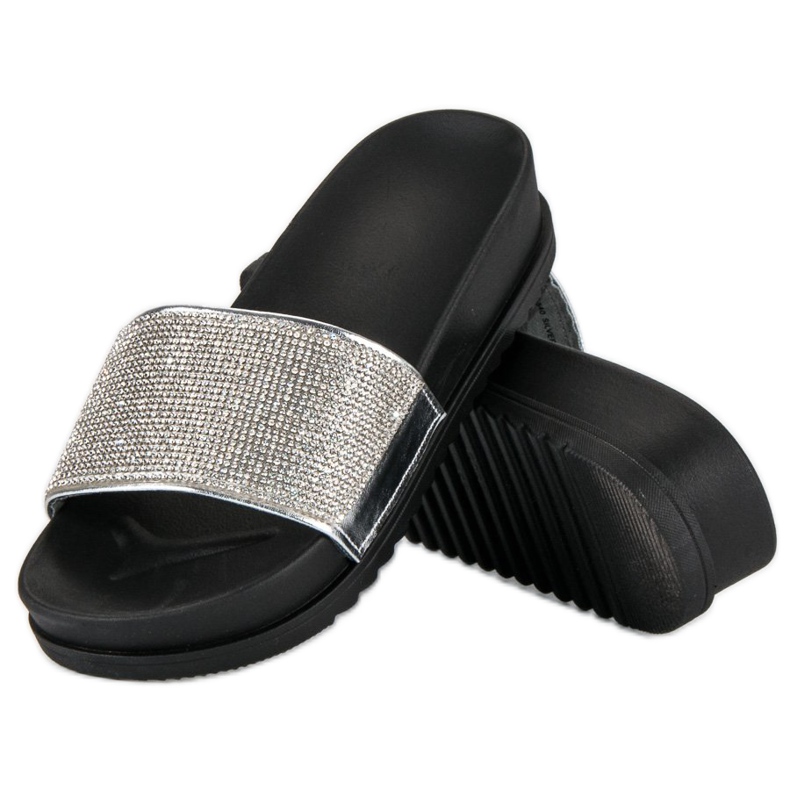 Zapatillas plateadas con estilo gris 2 Zapatillas plateadas con estilo gris 2