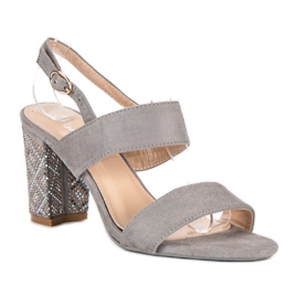 Sandalias con estilo con perlas gris 1 Sandalias con estilo con perlas gris 1