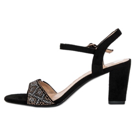 Elegantes sandalias de tacón negro 2