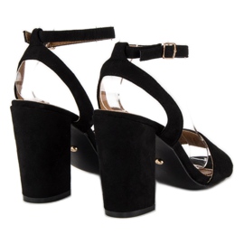 Tina&Co Sandalias con estilo en un puesto negro 3
