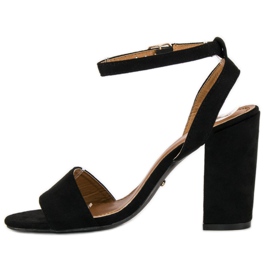 Tina&Co Sandalias con estilo en un puesto negro 8