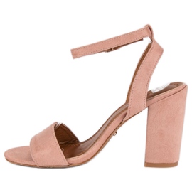 Tina&Co Sandalias con estilo en un puesto rosado 5