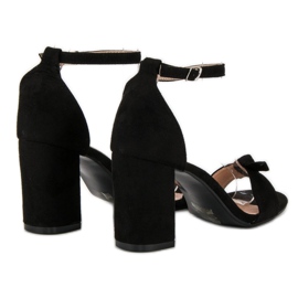 Diamantique Sandalias elegantes en un poste negro 5