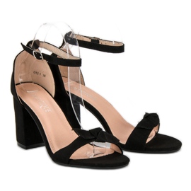 Diamantique Sandalias elegantes en un poste negro 6