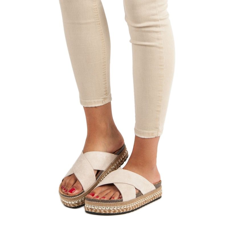 Bello Star Chanclas plataforma marrón 2