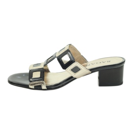 Babuchas Sagan negras y doradas negro amarillo 2