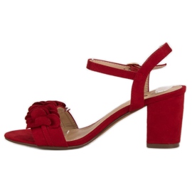 Top Shoes Sandalias rojas en un post rojo 4