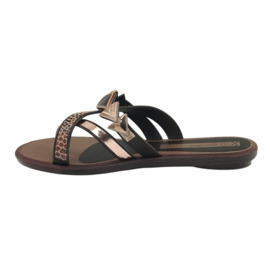 Ipanema Chanclas de casa de mujer con piedras Grendha marrón 3