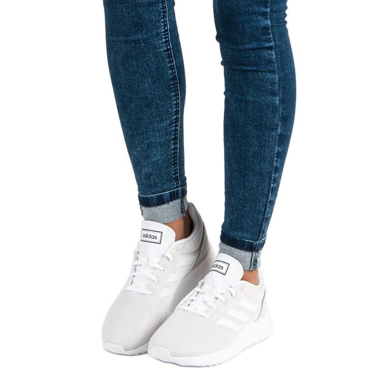 Adidas Run 70S B96563 marrón 2