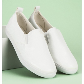 Slipons blancos de mujer 5