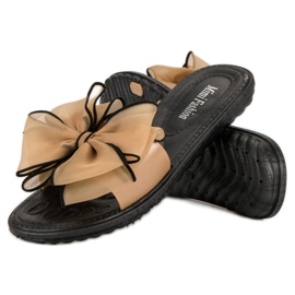 Zapatillas con lazo marrón 3