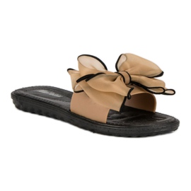 Zapatillas con lazo marrón 4