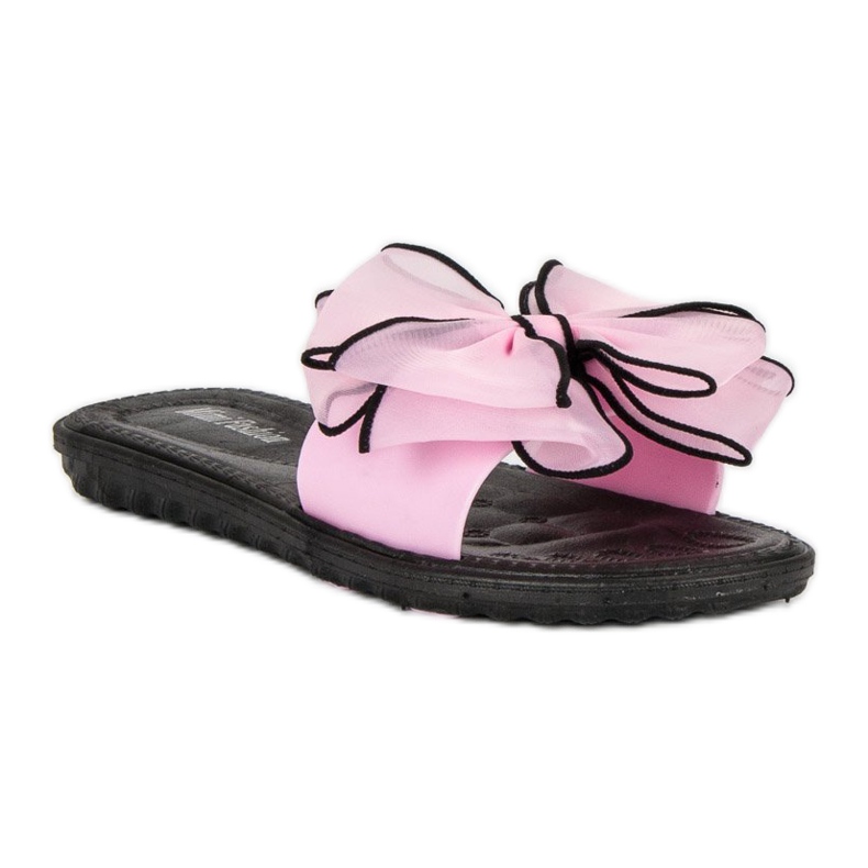 Zapatillas con lazo rosa 1