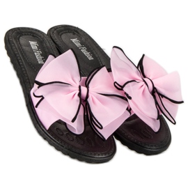 Zapatillas con lazo rosado 4