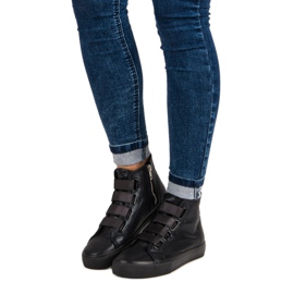 Deportivas negras con elástico negro 1