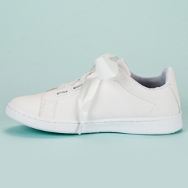 Deportivas de ante con lazo blanco 3