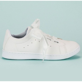 Deportivas de ante con lazo blanco 7