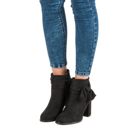 Botines de ante con tacón negro 3