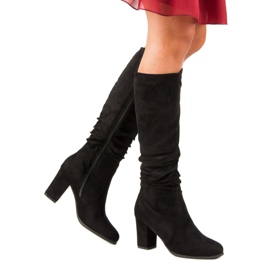Botas clásicas de mujer. negro 2