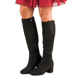 Elegantes botas de tacón negro 1