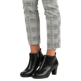 Botas elegantes en el post VINCEZA negro 1 Botas elegantes en el post VINCEZA negro 1