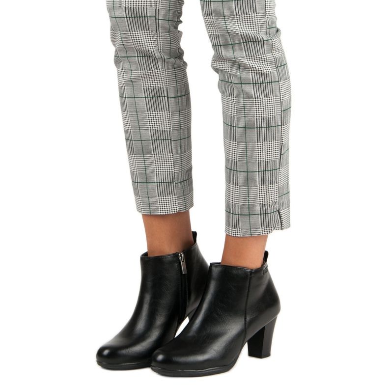 Botas elegantes en el post VINCEZA negro 1