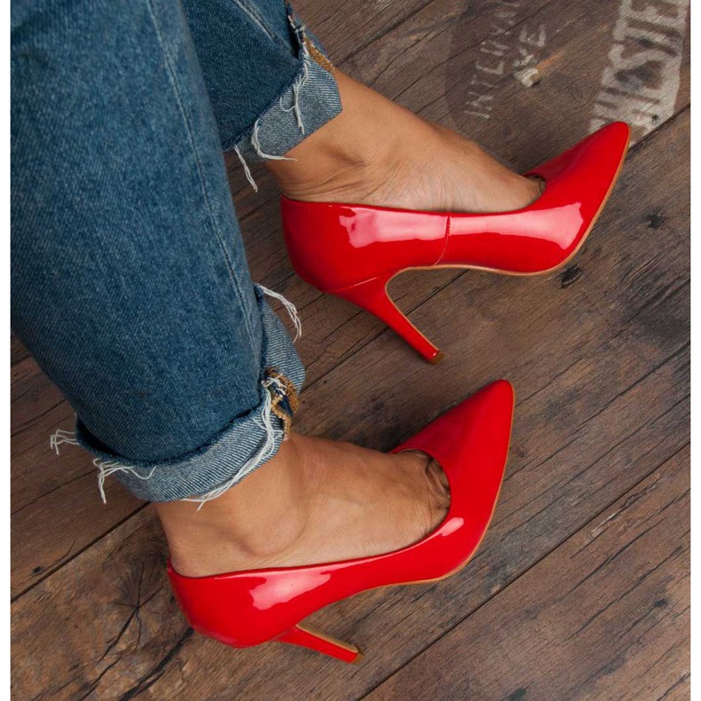 Tacones lacados en rojo 1 Tacones lacados en rojo 1