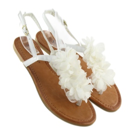 Sandalias blancas con flores CK36P Blanco 1