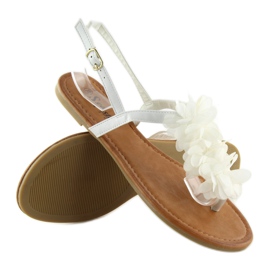 Sandalias blancas con flores CK36P Blanco 2