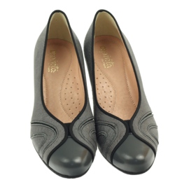 Bombas grises de Espinto en el poste 4 Bombas grises de Espinto en el poste 4