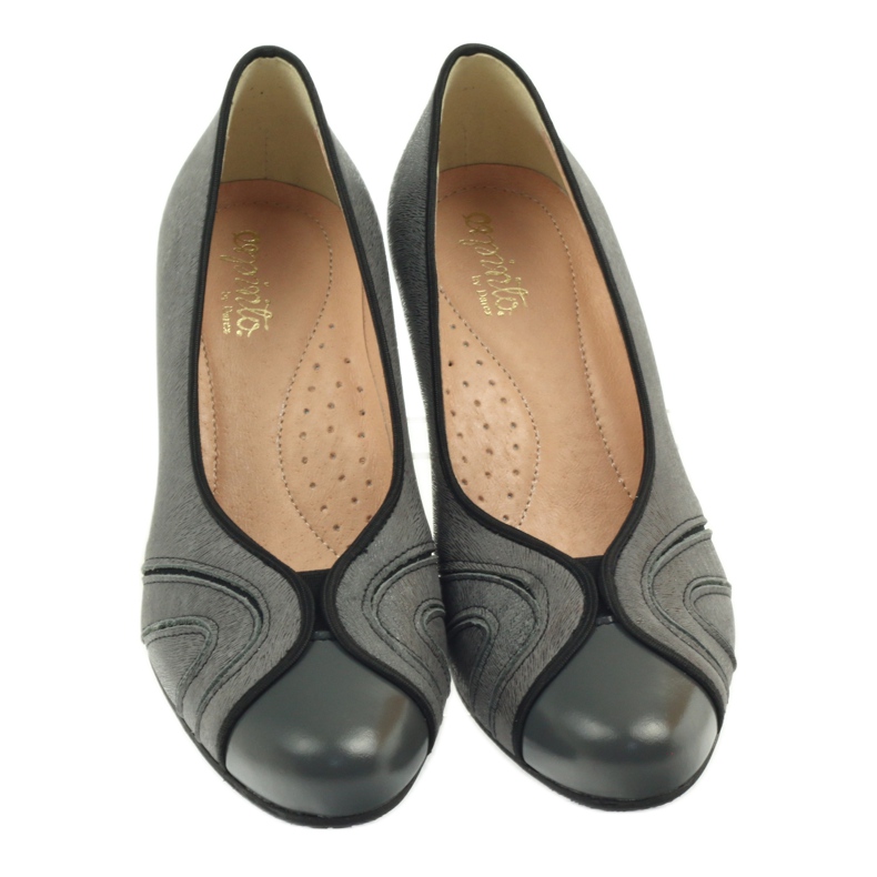 Bombas grises de Espinto en el poste 4 Bombas grises de Espinto en el poste 4