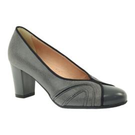 Bombas grises de Espinto en el poste 1 Bombas grises de Espinto en el poste 1