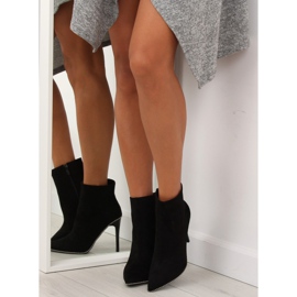 Botas negras ZY153 negras en un alfiler negro 7