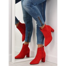Botines rojos de tacón estable 7