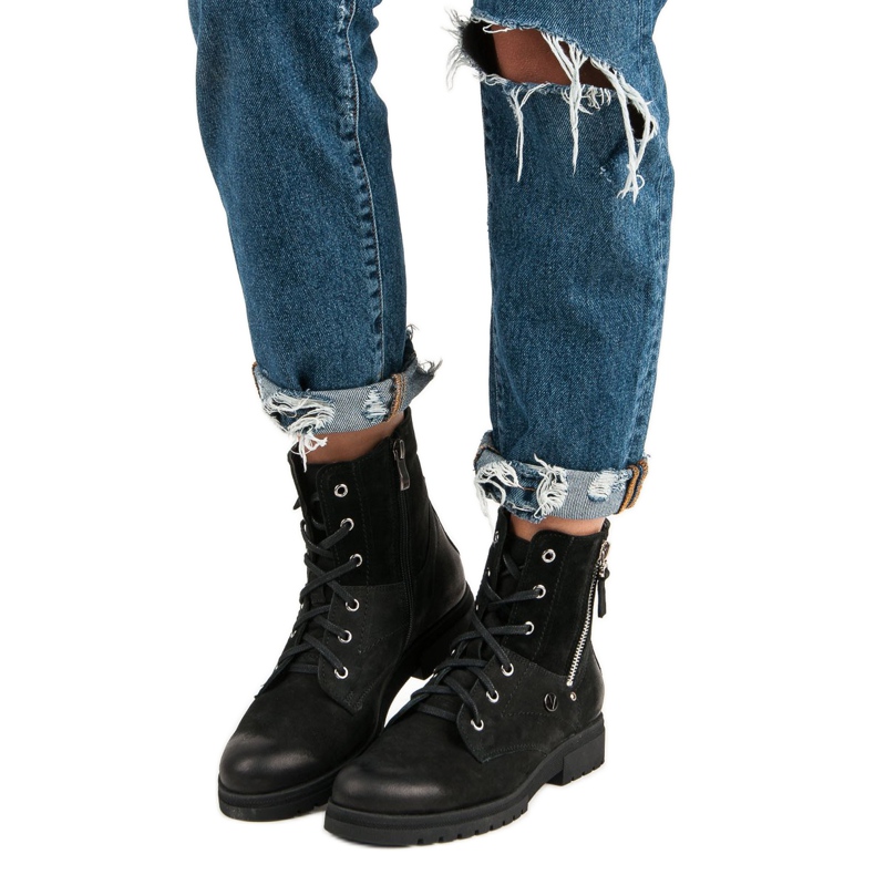 Trabajadores de VINCEZA con estilo negro 1