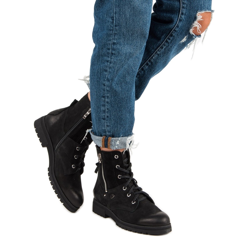 Trabajadores de VINCEZA con estilo negro 2