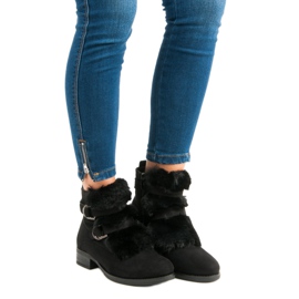 Botas negras con pelo negro 2