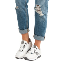 Calzado deportivo con estilo blanco 1