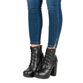 Small Swan Botas con cordones en el poste negro 2