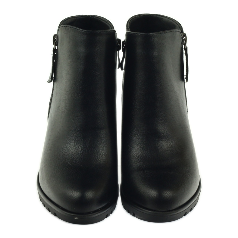 M.Daszyński Botas en el poste negro 1708 3